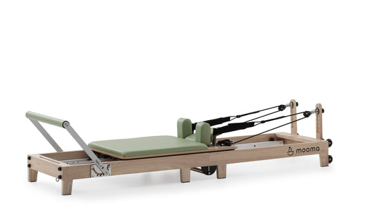 Lettino Reformer classico in legno salvaspazio Mooma