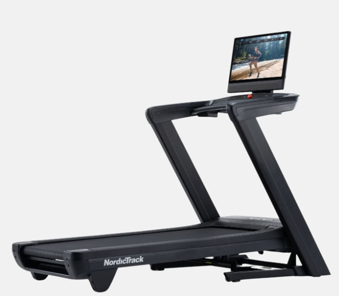 Tapis Roulant NordicTrack Commercial 2450   + abbonamento di 1 anno Ifit