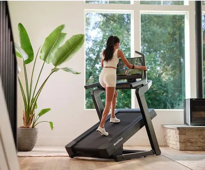 Tapis Roulant NordicTrack X24 Incline Trainer  con abbonamento Ifit per 1 anno